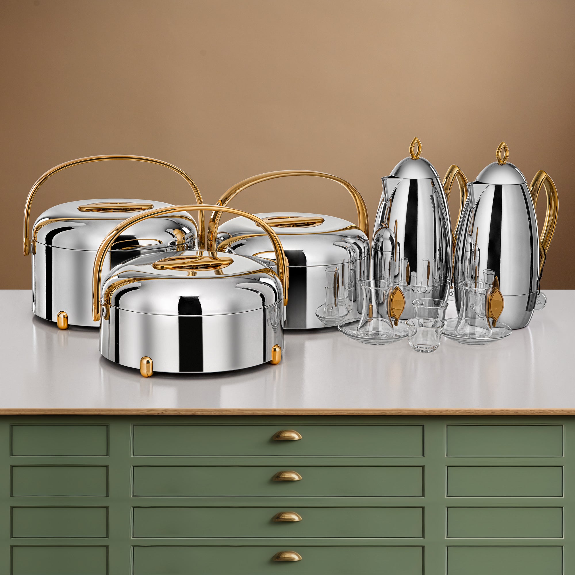 Almarjan Serving Set 24-Piece Silver & Gold