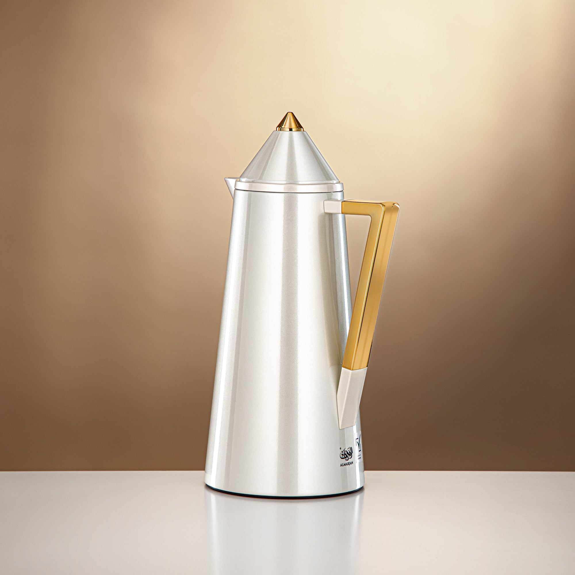 Almarjan Vacuum flask 0.7L + 1.0L Pearl white & gold (FG818-070/100 PW/G)
