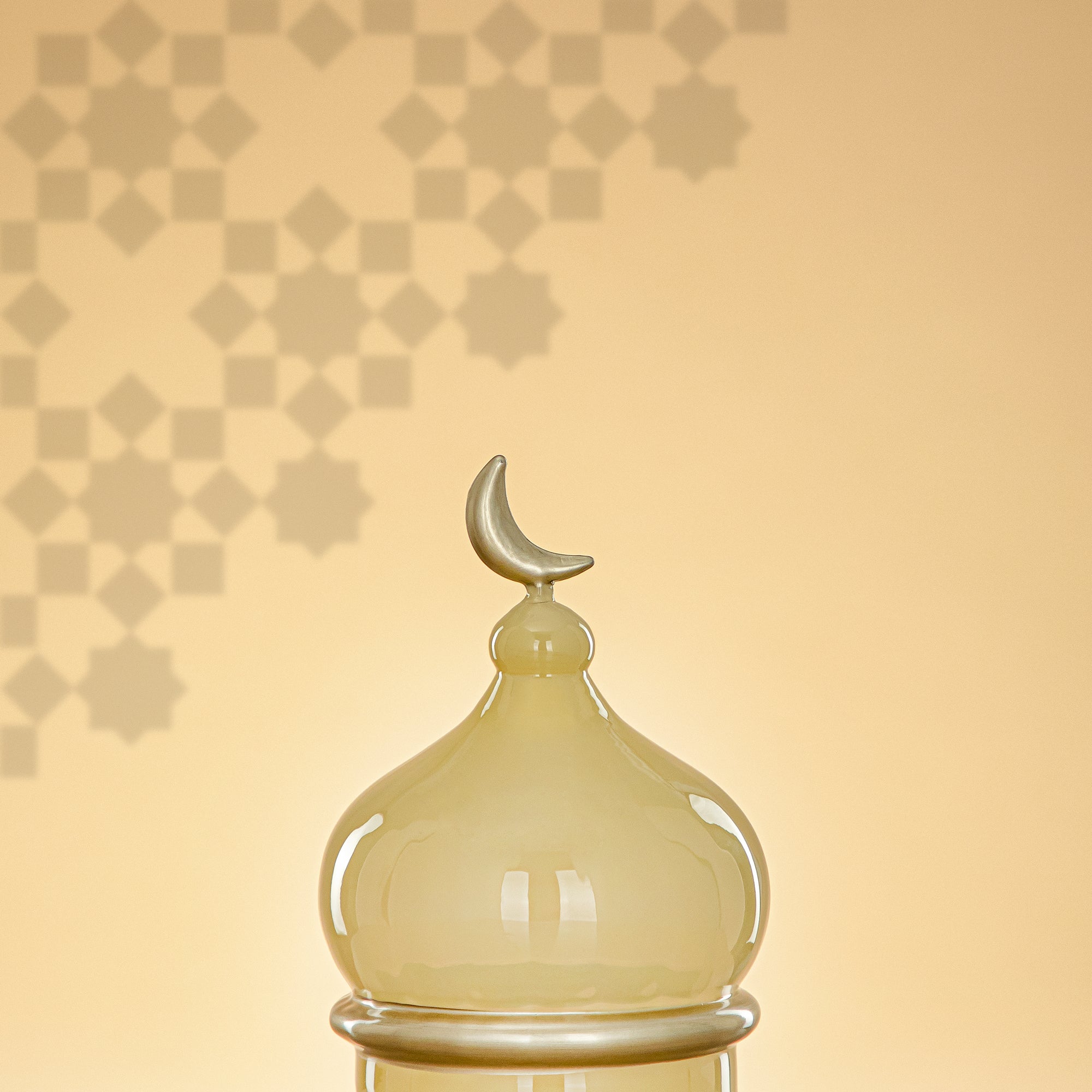 المرجان مئذنة زينة طاولة 17cm × 11cm عاجي مع خطوط ذهبية وهلال – Noor Al Layali
