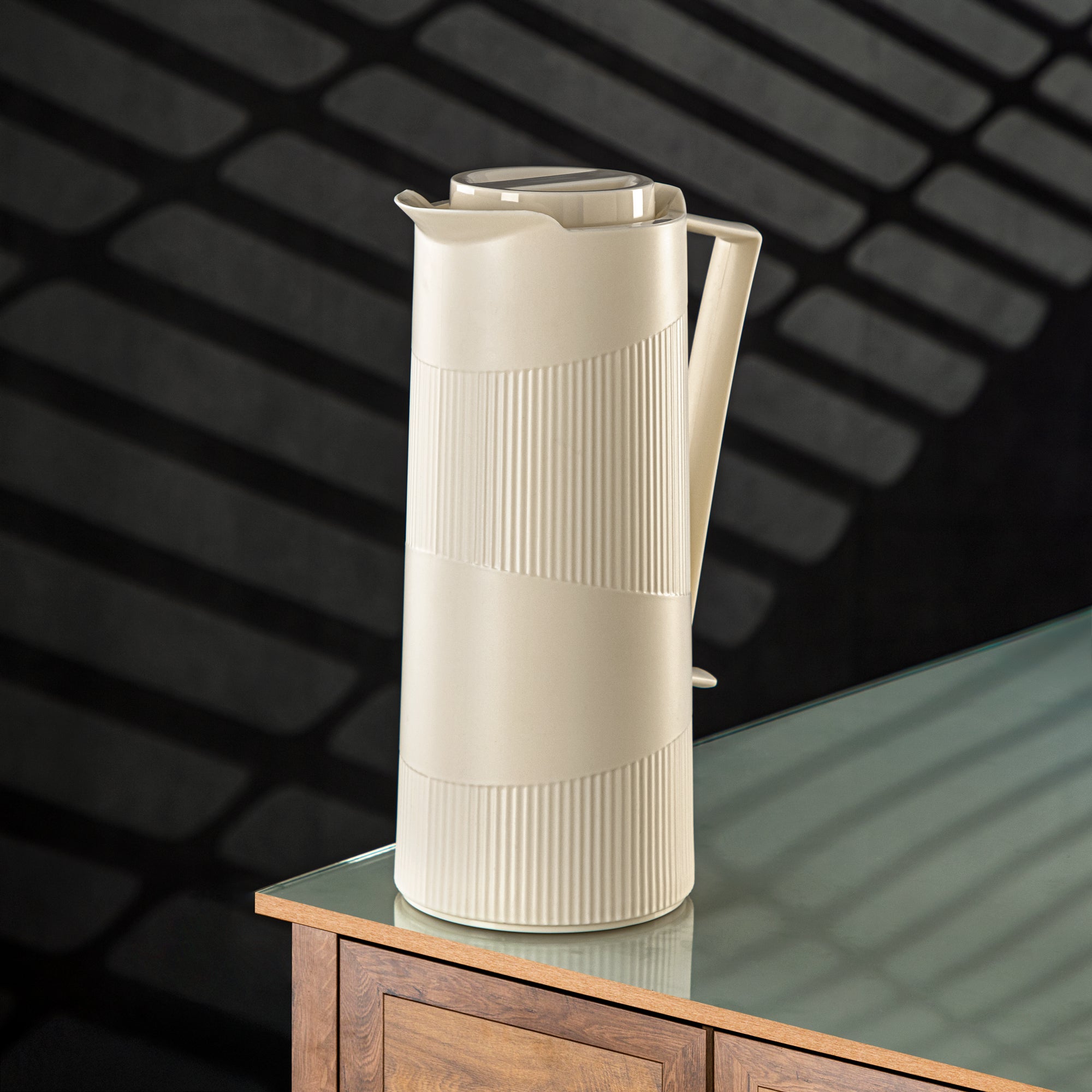 Almarjan Vacuum Flask Plastic 1L, Ivory (GT119-100 IV) - Everyday Hospitality