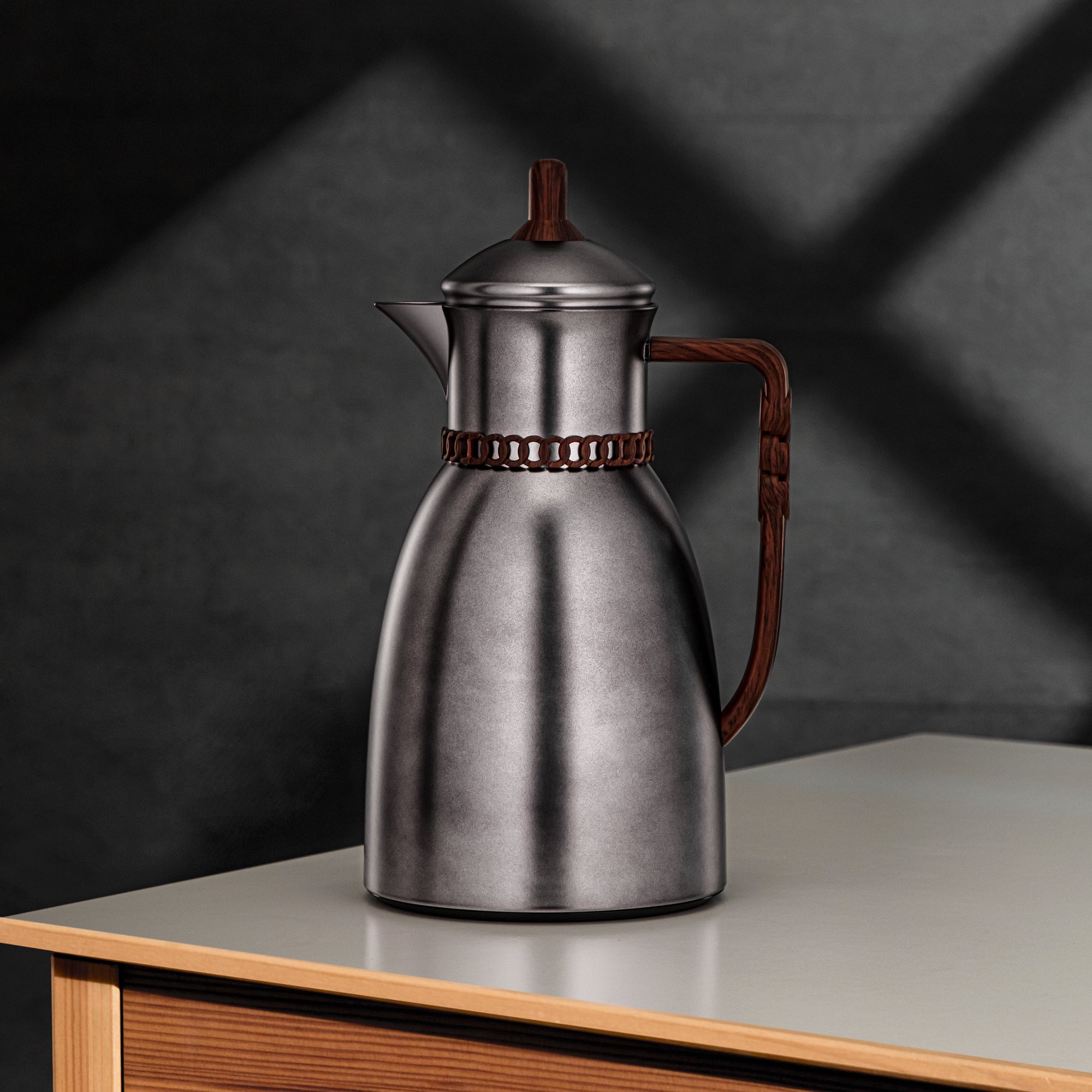 Almarjan Vacuum Flask Set 0.7L & 1L Matt Gun Black & Dark Wood