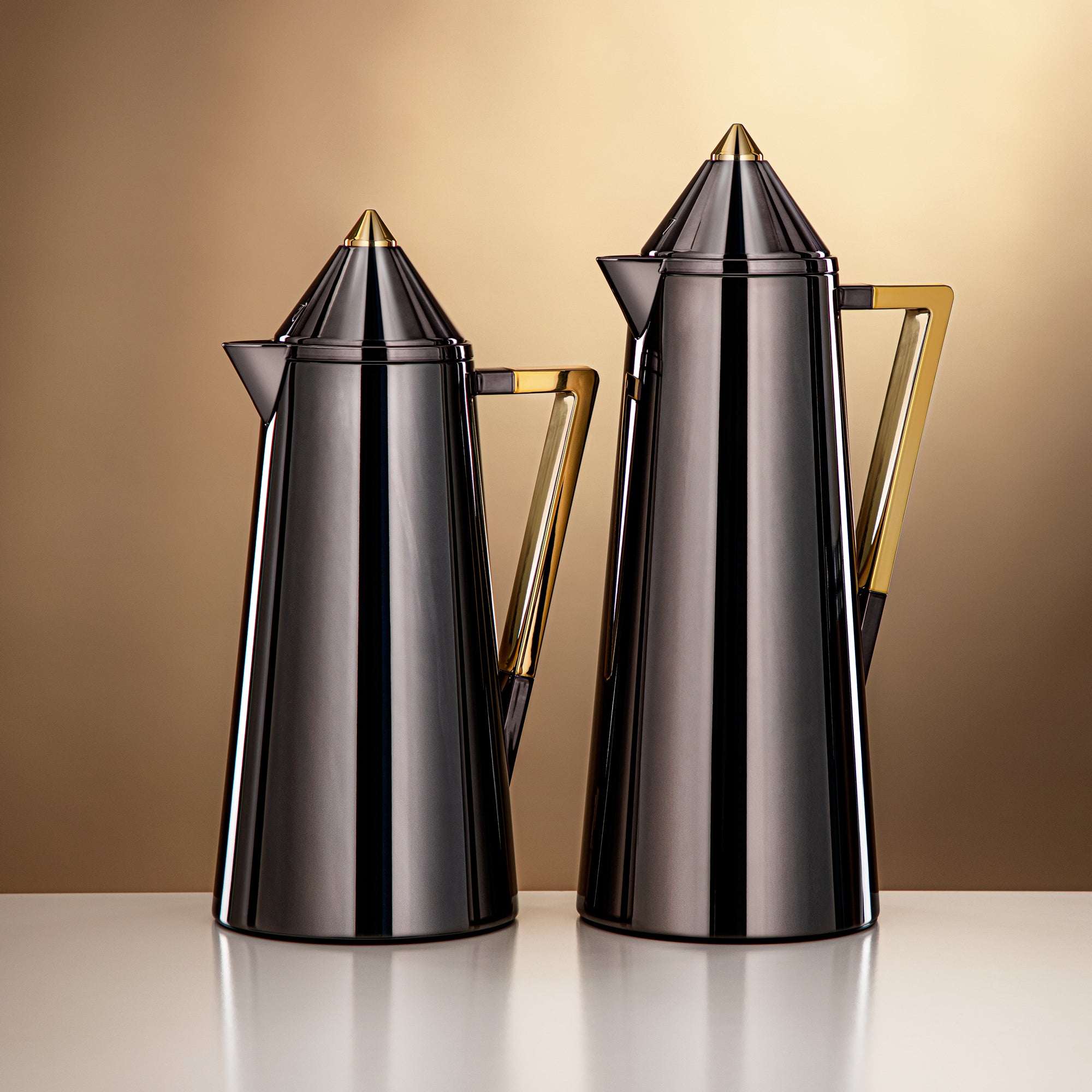 Almarjan Vacuum flask 0.7L + 1.0L Gun black & gold (FG818-070/100 GBL/G)