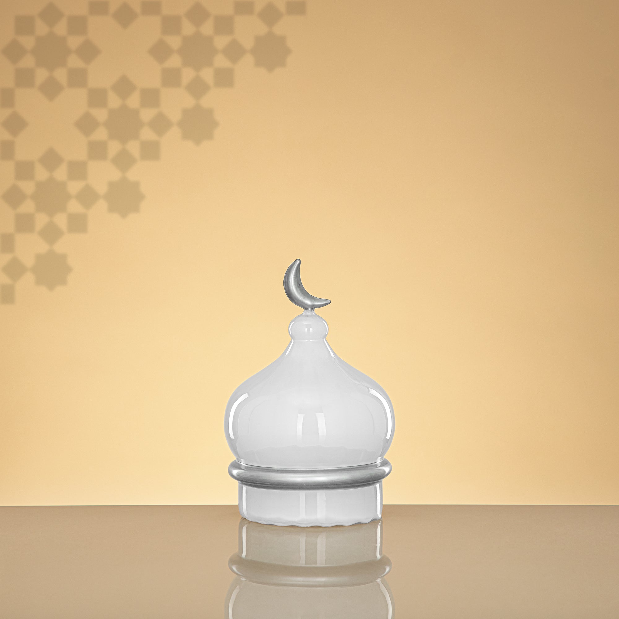 Almarjan Minaret Table Decoration 17cm x 11cm White with Silver Lines & Crescent Moon – Noor Al Layali