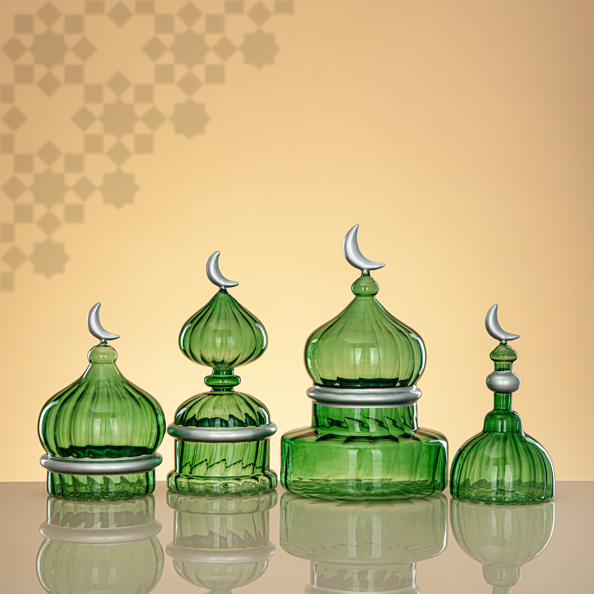 Almarjan Minaret Table Decoration 17cm x 9cm Transparent Green with Silver Lines & Crescent Moon – Noor Al Layali