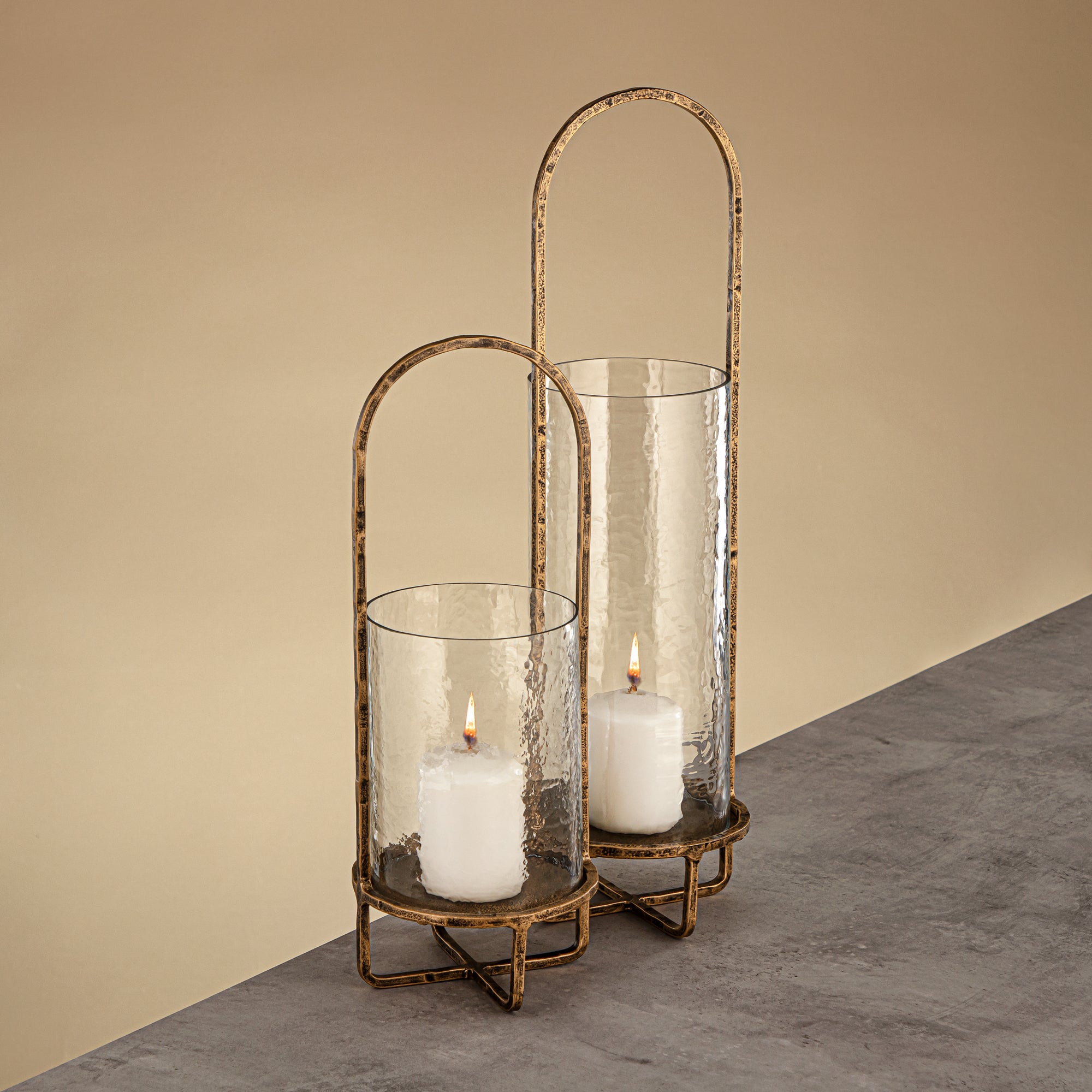 Almarjan Miles Hurricane Lantern Hammered Clear Glass 13.5x13.5x47 CM Antique Gold Stand (GMT2960005)